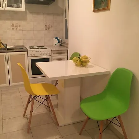 Apartment Violet
