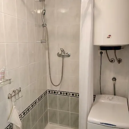 Violet Apartment Split